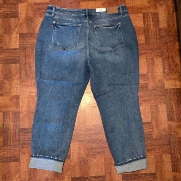 Judy Blue $72 Mid Rise Boyfriend Fit Jeans Sz 22W NWT! - Picture 4 of 6